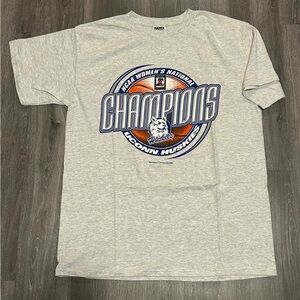 Vintage 2000s UConn Huskies National Championship Tshirt Size XL Grey